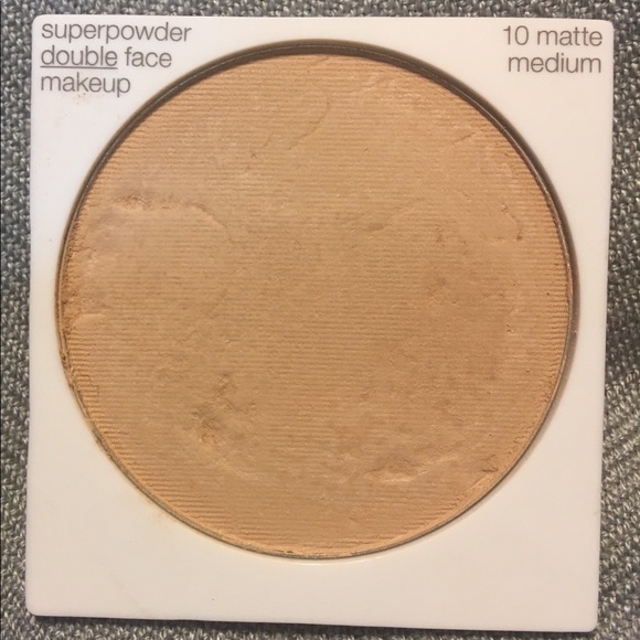 Clinique SuperPowder DoubleFace Powder Foundation - Picture 7 of 8
